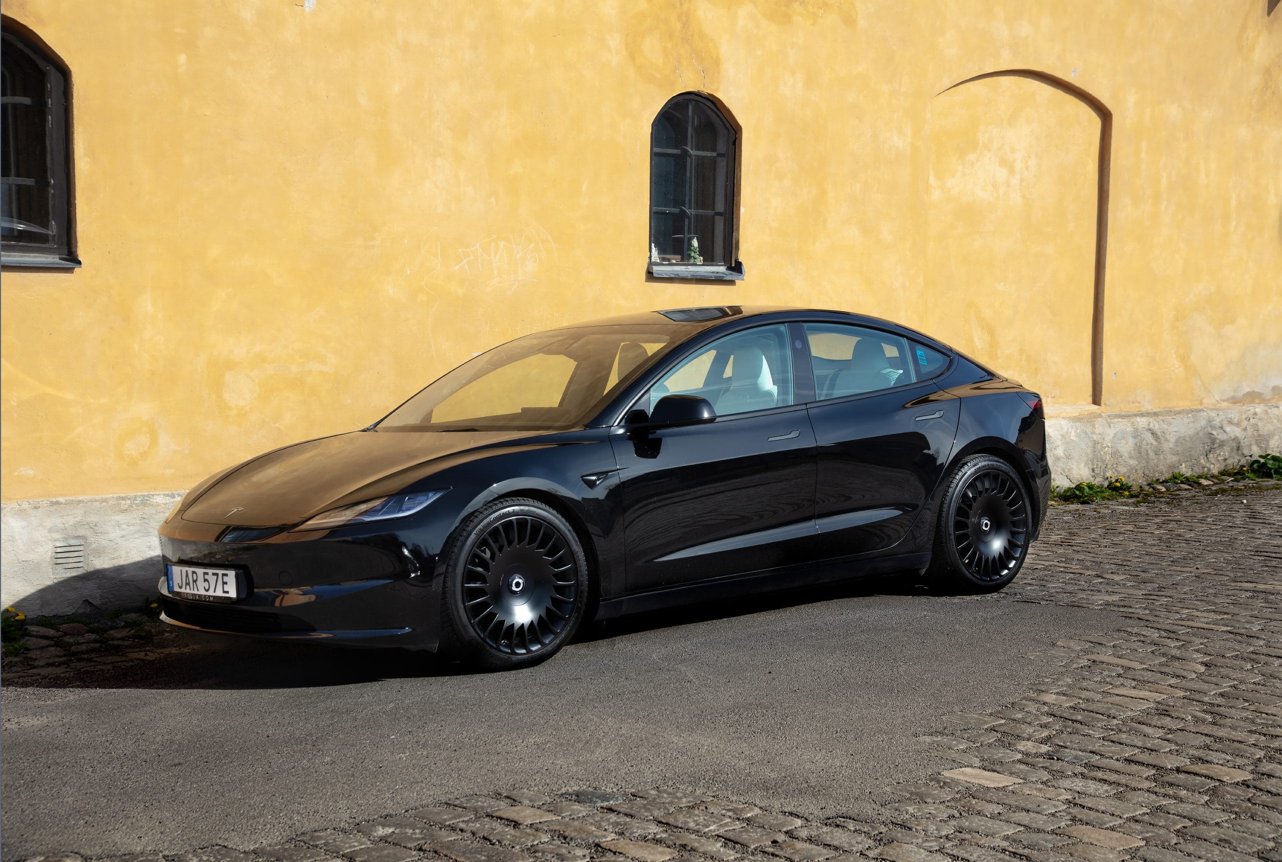 The New Aero Razor V2 Onyx Black 19x8.5 Tesla model 3 - Image 4