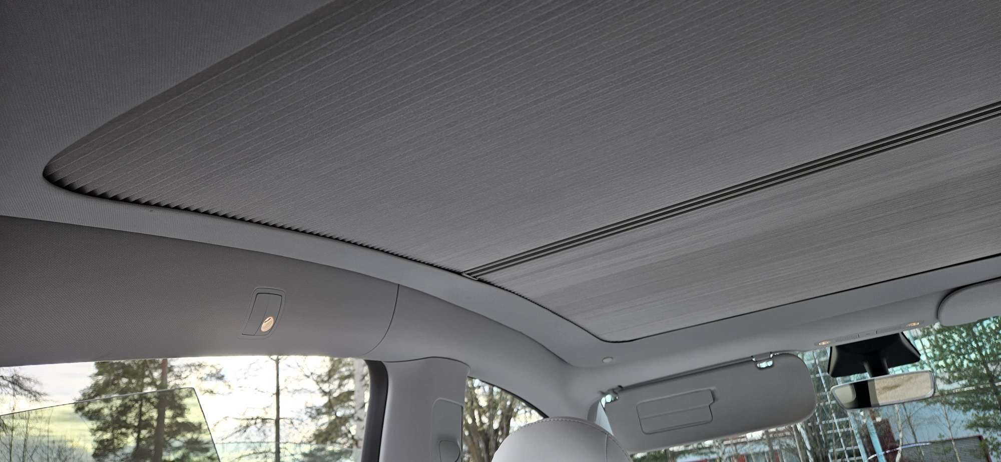 Avattava katon aurinkosuoja - Tesla Model Y - Image 4