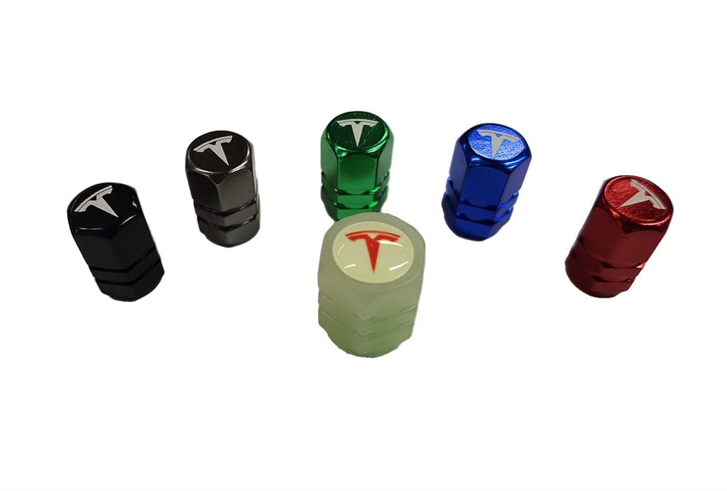 Venttiilihattu Tesla-logolla (4 kpl)